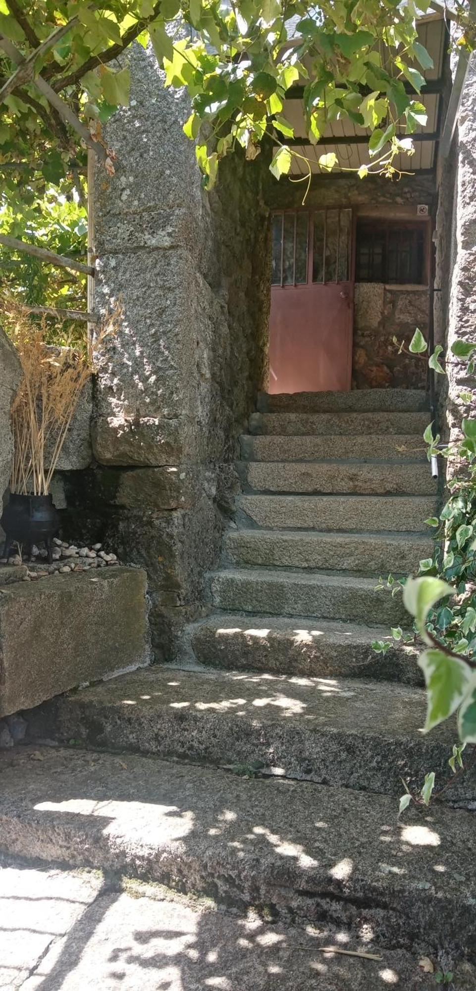 O Rocha Villa Paredes do Rio Eksteriør billede